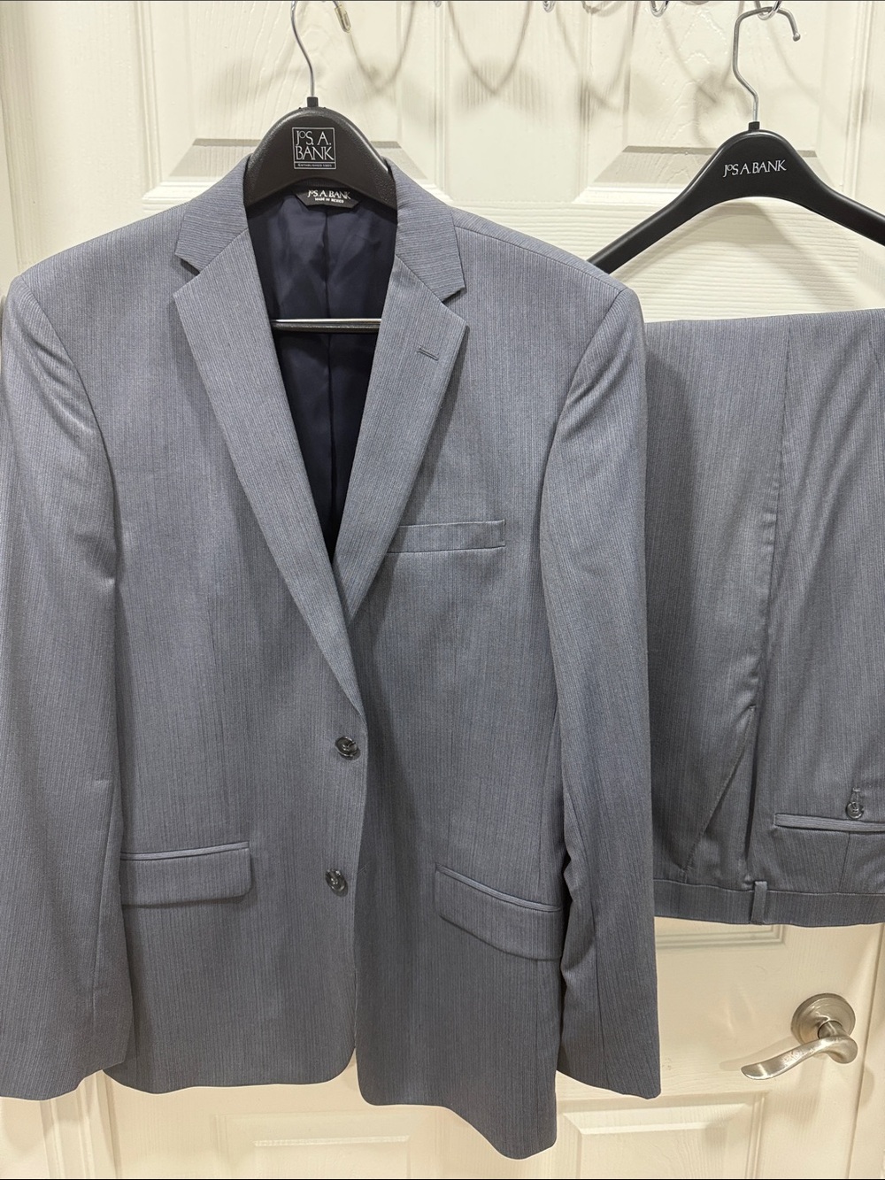 Jos. A. Bank Light Gray Men's Two-Piece Suit - Notch Lapel
